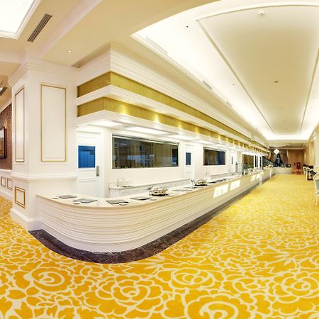 Adimulia Hotel Medan Zewnętrze zdjęcie