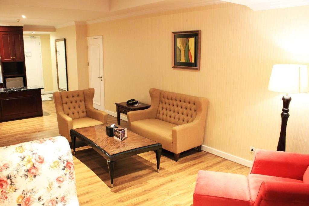 Adimulia Hotel Medan Zewnętrze zdjęcie