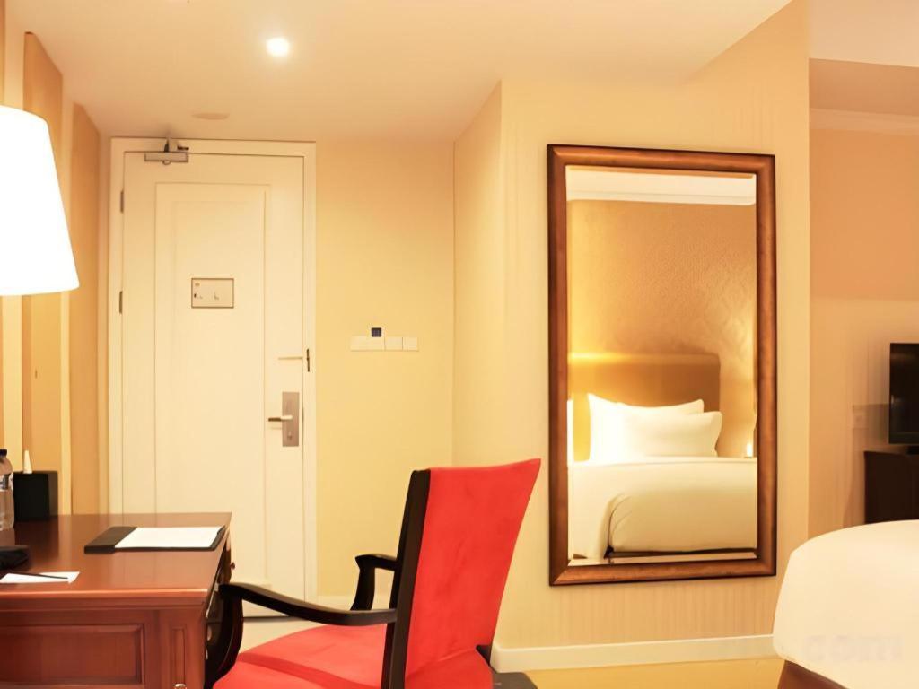 Adimulia Hotel Medan Zewnętrze zdjęcie