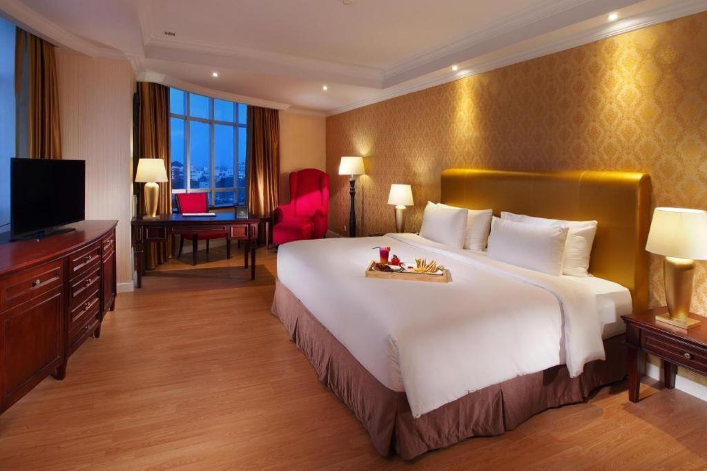 Adimulia Hotel Medan Zewnętrze zdjęcie