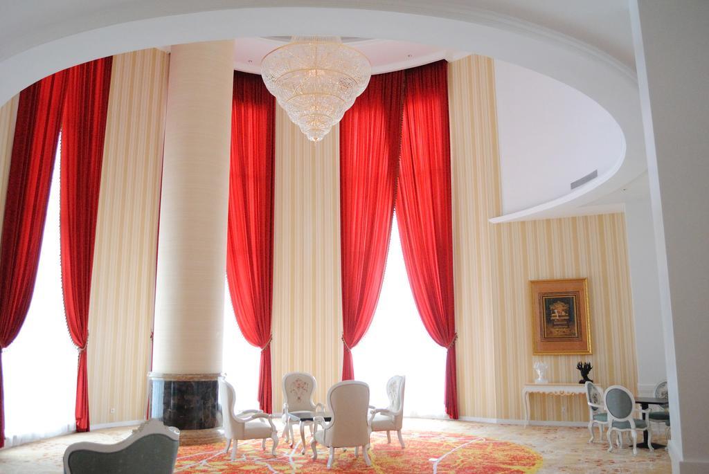 Adimulia Hotel Medan Zewnętrze zdjęcie